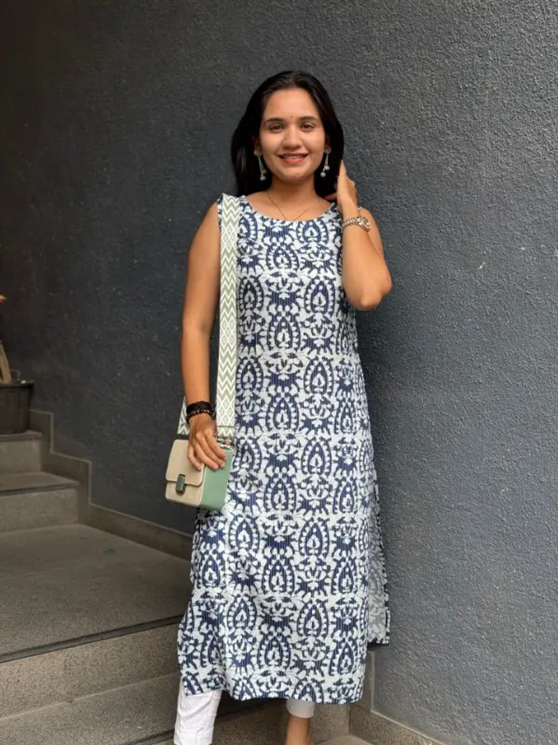 INDIGO FLORAL PRINT SLEEVELESS KURTI