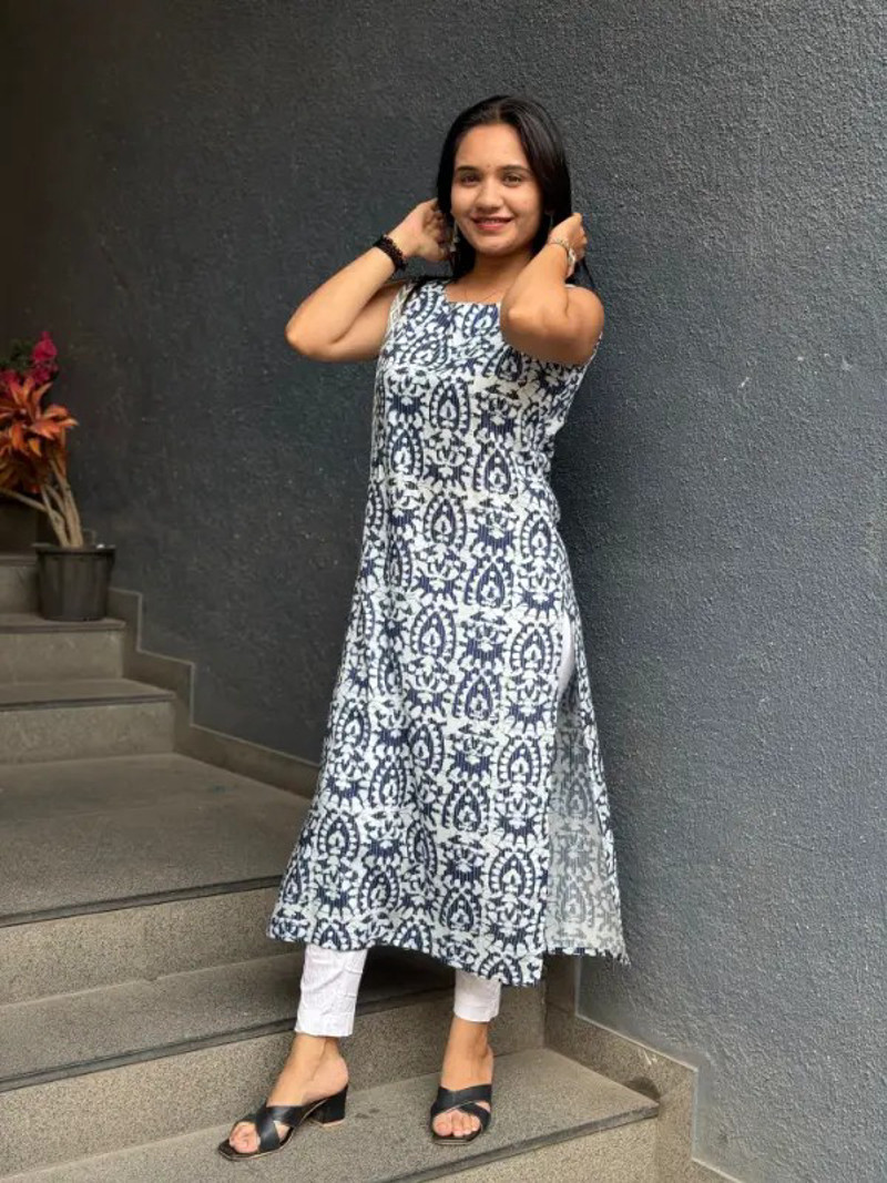 INDIGO FLORAL PRINT SLEEVELESS KURTI