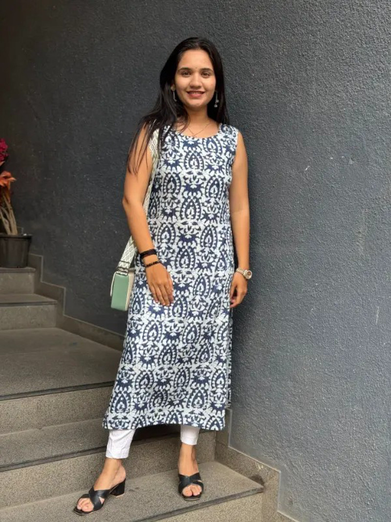 INDIGO FLORAL PRINT SLEEVELESS KURTI